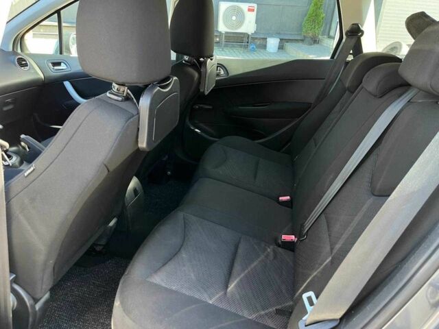 Сірий Пежо 308, об'ємом двигуна 1.6 л та пробігом 250 тис. км за 5440 $, фото 16 на Automoto.ua