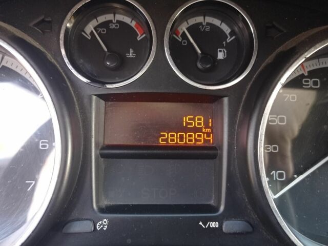 Серый Пежо 308, объемом двигателя 1.6 л и пробегом 280 тыс. км за 3700 $, фото 5 на Automoto.ua