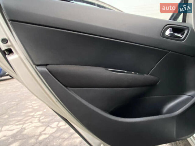 Серый Пежо 308, объемом двигателя 1.6 л и пробегом 225 тыс. км за 4900 $, фото 28 на Automoto.ua