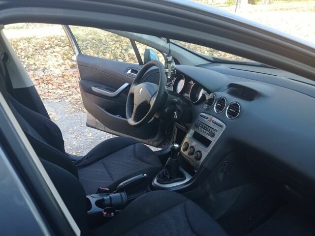 Серый Пежо 308, объемом двигателя 1.6 л и пробегом 280 тыс. км за 3700 $, фото 7 на Automoto.ua