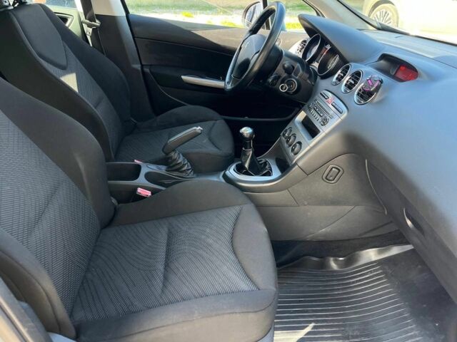 Сірий Пежо 308, об'ємом двигуна 1.6 л та пробігом 250 тис. км за 6490 $, фото 7 на Automoto.ua