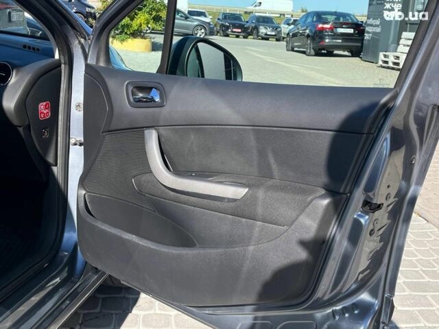 Сірий Пежо 308, об'ємом двигуна 1.6 л та пробігом 250 тис. км за 6490 $, фото 4 на Automoto.ua