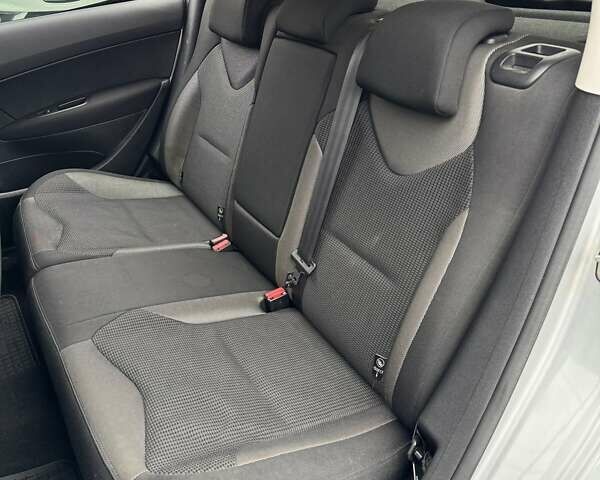 Серый Пежо 308, объемом двигателя 1.6 л и пробегом 220 тыс. км за 4900 $, фото 15 на Automoto.ua