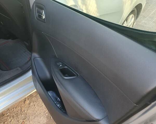 Серый Пежо 308, объемом двигателя 1.6 л и пробегом 142 тыс. км за 4500 $, фото 16 на Automoto.ua