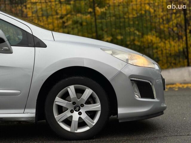 Пежо 308 2011 в Киеве на Automoto.ua Серый Пежо 308, объемом двигателя 1.6 л и пробегом 182 тыс. км за 6790 $, фото 14 на Automoto.ua