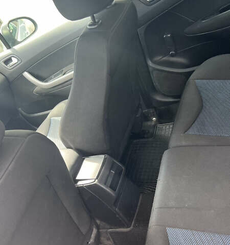 Сірий Пежо 308, об'ємом двигуна 1.6 л та пробігом 135 тис. км за 5700 $, фото 13 на Automoto.ua