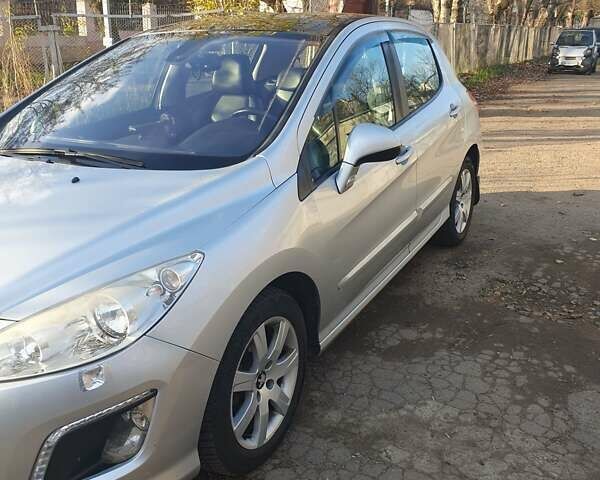 Серый Пежо 308, объемом двигателя 1.6 л и пробегом 142 тыс. км за 4500 $, фото 9 на Automoto.ua