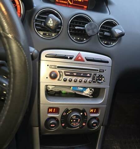 Серый Пежо 308, объемом двигателя 1.6 л и пробегом 200 тыс. км за 4000 $, фото 11 на Automoto.ua