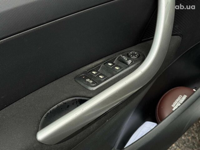 Пежо 308 2011 в Киеве на Automoto.ua Серый Пежо 308, объемом двигателя 1.6 л и пробегом 182 тыс. км за 6790 $, фото 19 на Automoto.ua