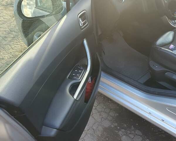 Серый Пежо 308, объемом двигателя 1.6 л и пробегом 142 тыс. км за 4500 $, фото 7 на Automoto.ua