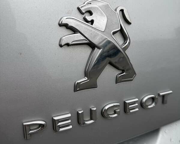 Серый Пежо 308, объемом двигателя 1.6 л и пробегом 220 тыс. км за 4900 $, фото 8 на Automoto.ua