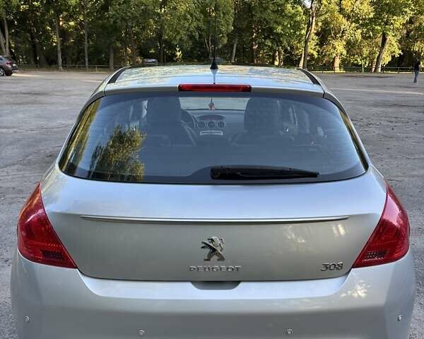 Серый Пежо 308, объемом двигателя 1.6 л и пробегом 47 тыс. км за 8199 $, фото 8 на Automoto.ua