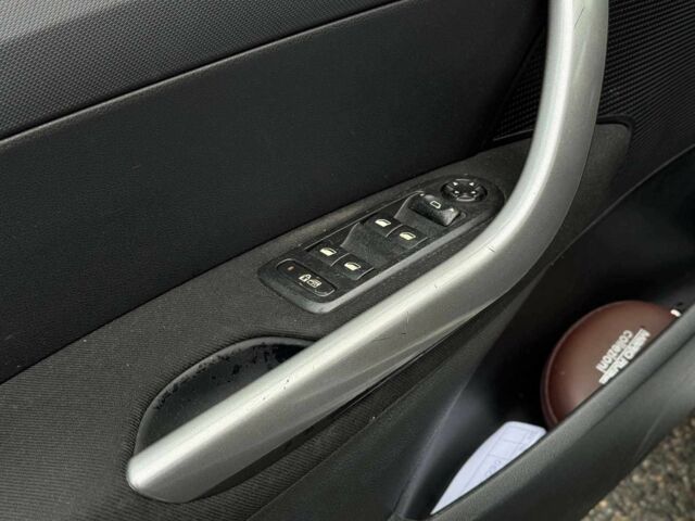 Серый Пежо 308, объемом двигателя 1.6 л и пробегом 182 тыс. км за 6790 $, фото 19 на Automoto.ua