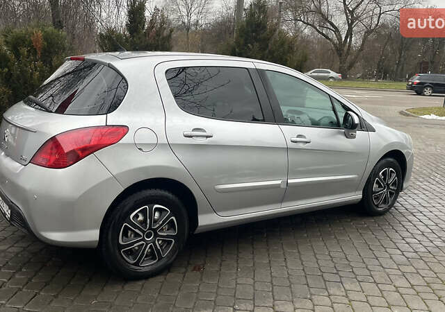 Сірий Пежо 308, об'ємом двигуна 1.6 л та пробігом 268 тис. км за 5600 $, фото 1 на Automoto.ua