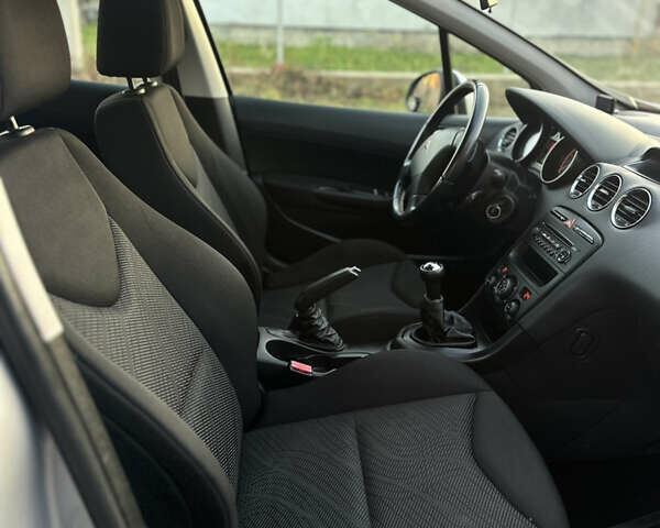 Сірий Пежо 308, об'ємом двигуна 1.6 л та пробігом 229 тис. км за 4999 $, фото 41 на Automoto.ua