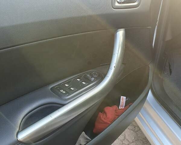 Серый Пежо 308, объемом двигателя 1.6 л и пробегом 142 тыс. км за 4500 $, фото 6 на Automoto.ua