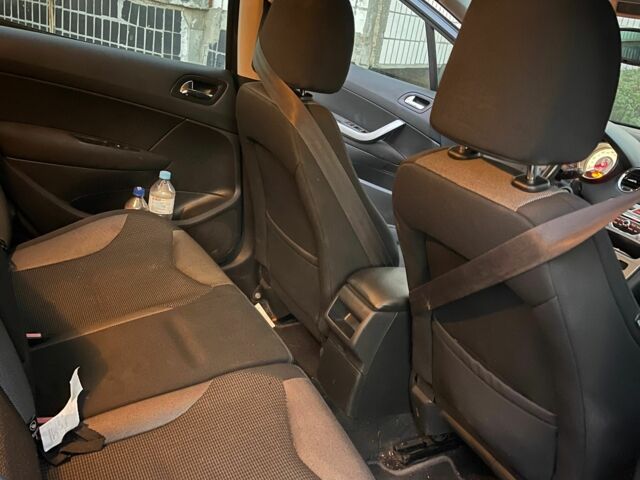 Пежо 308 2011 в Каменское - Днепродзержинск на Automoto.ua Серый Пежо 308, объемом двигателя 1.6 л и пробегом 232 тыс. км за 4400 $, фото 2 на Automoto.ua