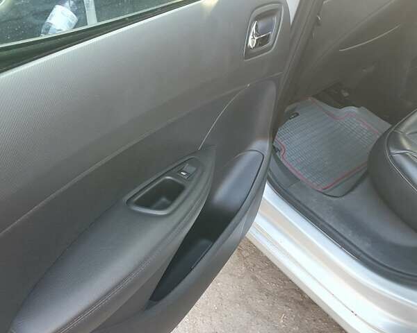 Серый Пежо 308, объемом двигателя 1.6 л и пробегом 142 тыс. км за 4500 $, фото 10 на Automoto.ua