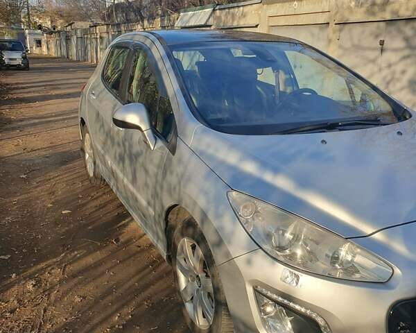 Серый Пежо 308, объемом двигателя 1.6 л и пробегом 142 тыс. км за 4500 $, фото 1 на Automoto.ua