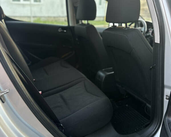 Сірий Пежо 308, об'ємом двигуна 1.6 л та пробігом 229 тис. км за 4999 $, фото 33 на Automoto.ua