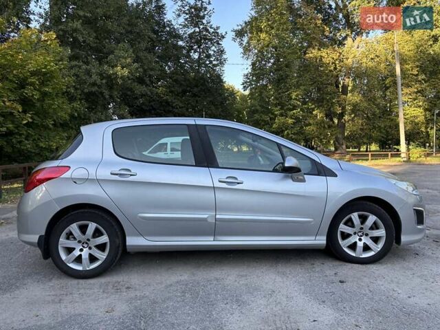 Серый Пежо 308, объемом двигателя 1.6 л и пробегом 47 тыс. км за 8199 $, фото 10 на Automoto.ua