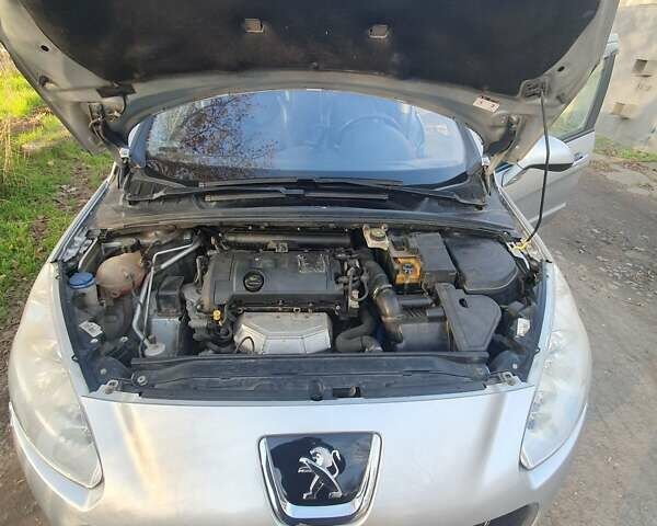 Серый Пежо 308, объемом двигателя 1.6 л и пробегом 142 тыс. км за 4500 $, фото 24 на Automoto.ua