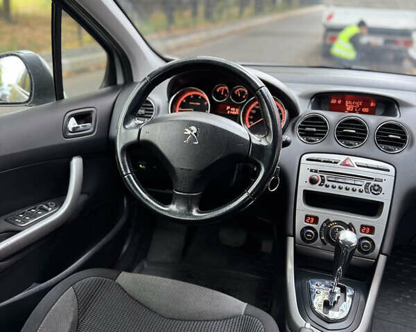 Серый Пежо 308, объемом двигателя 1.6 л и пробегом 214 тыс. км за 5800 $, фото 8 на Automoto.ua