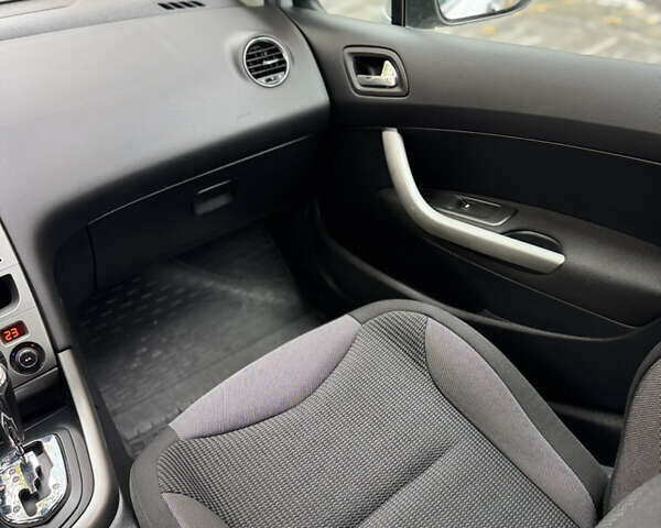 Серый Пежо 308, объемом двигателя 1.6 л и пробегом 214 тыс. км за 5800 $, фото 9 на Automoto.ua