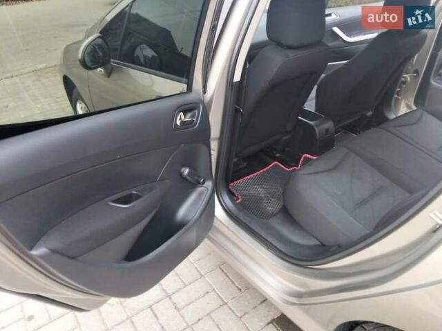 Серый Пежо 308, объемом двигателя 1.4 л и пробегом 175 тыс. км за 6700 $, фото 26 на Automoto.ua