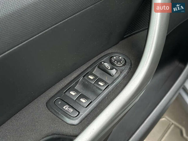 Серый Пежо 308, объемом двигателя 1.6 л и пробегом 150 тыс. км за 6999 $, фото 16 на Automoto.ua