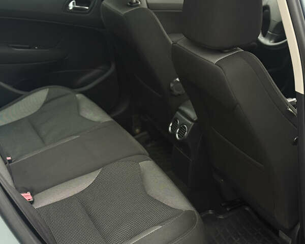 Серый Пежо 308, объемом двигателя 1.6 л и пробегом 147 тыс. км за 6700 $, фото 23 на Automoto.ua