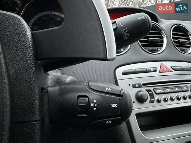 Серый Пежо 308, объемом двигателя 1.6 л и пробегом 150 тыс. км за 6999 $, фото 33 на Automoto.ua