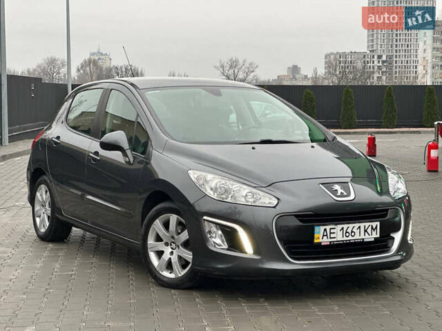 Серый Пежо 308, объемом двигателя 1.6 л и пробегом 150 тыс. км за 6999 $, фото 1 на Automoto.ua