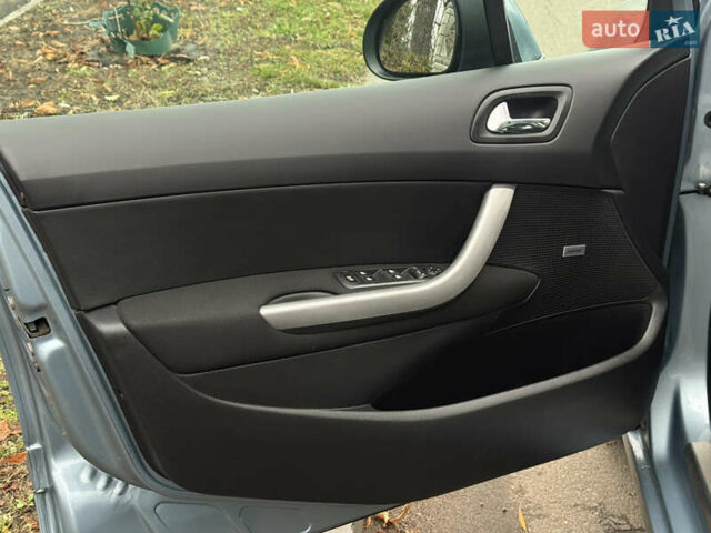 Серый Пежо 308, объемом двигателя 1.6 л и пробегом 147 тыс. км за 6700 $, фото 21 на Automoto.ua