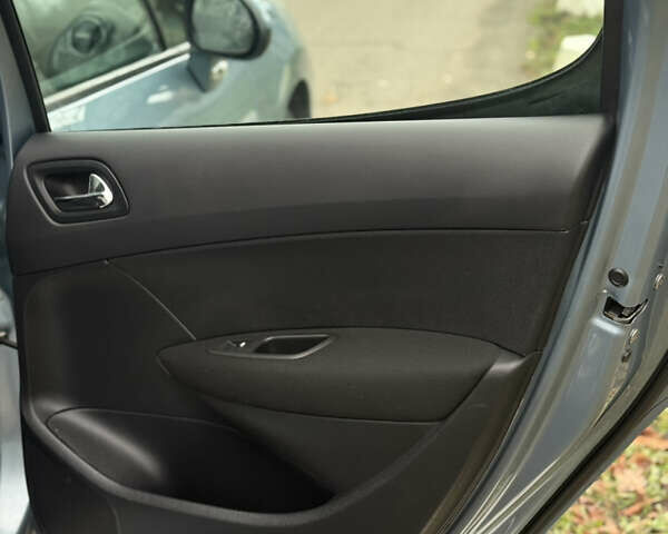 Серый Пежо 308, объемом двигателя 1.6 л и пробегом 147 тыс. км за 6700 $, фото 24 на Automoto.ua