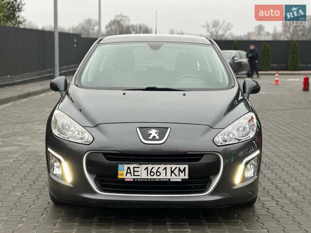 Серый Пежо 308, объемом двигателя 1.6 л и пробегом 150 тыс. км за 6999 $, фото 4 на Automoto.ua