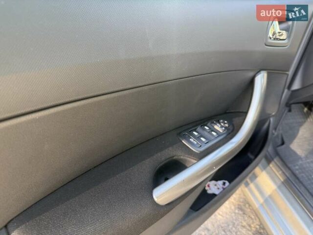 Сірий Пежо 308, об'ємом двигуна 1.6 л та пробігом 88 тис. км за 7500 $, фото 11 на Automoto.ua