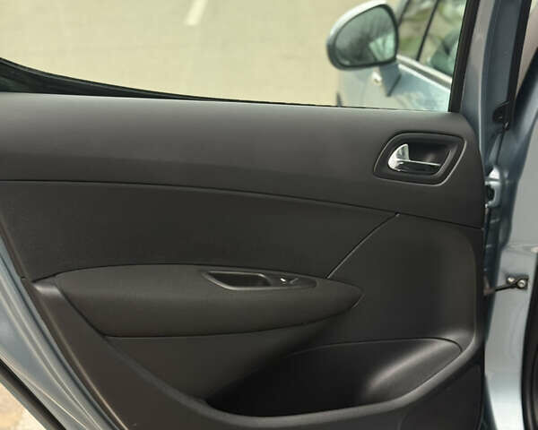 Серый Пежо 308, объемом двигателя 1.6 л и пробегом 147 тыс. км за 6700 $, фото 26 на Automoto.ua