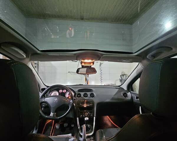 Серый Пежо 308, объемом двигателя 1.56 л и пробегом 260 тыс. км за 8000 $, фото 3 на Automoto.ua