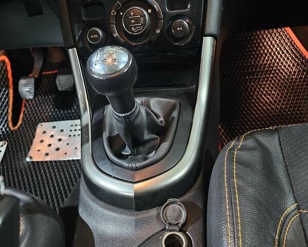 Серый Пежо 308, объемом двигателя 1.56 л и пробегом 260 тыс. км за 8000 $, фото 18 на Automoto.ua