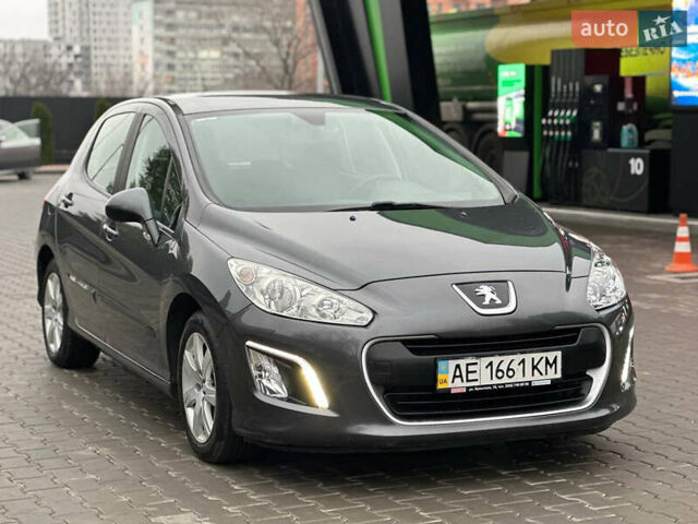 Серый Пежо 308, объемом двигателя 1.6 л и пробегом 150 тыс. км за 6999 $, фото 2 на Automoto.ua