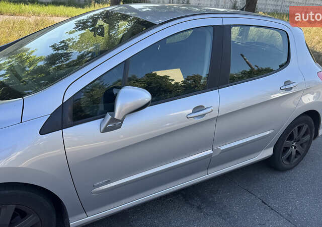 Серый Пежо 308, объемом двигателя 1.56 л и пробегом 220 тыс. км за 7600 $, фото 5 на Automoto.ua