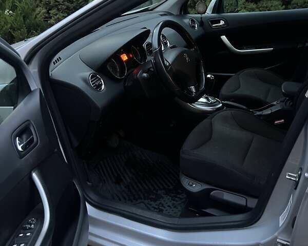 Сірий Пежо 308, об'ємом двигуна 1.6 л та пробігом 185 тис. км за 8000 $, фото 13 на Automoto.ua