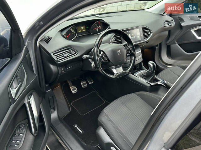 Сірий Пежо 308, об'ємом двигуна 1.6 л та пробігом 120 тис. км за 9700 $, фото 59 на Automoto.ua