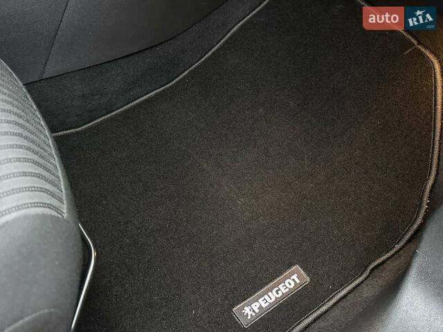 Сірий Пежо 308, об'ємом двигуна 1.6 л та пробігом 120 тис. км за 9700 $, фото 46 на Automoto.ua