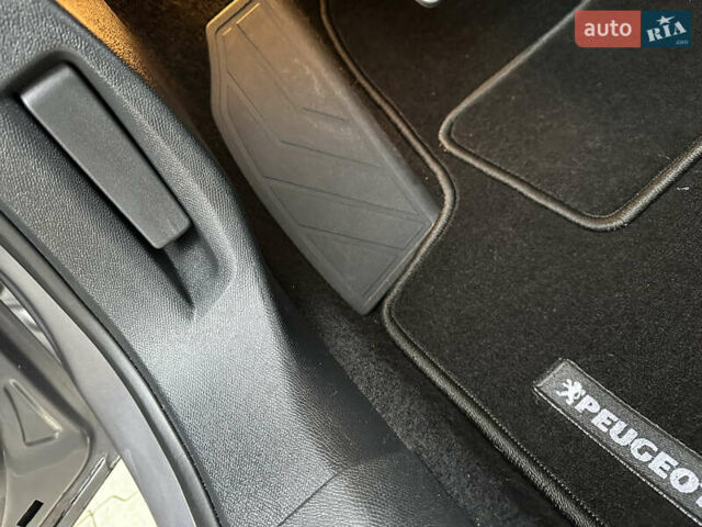Сірий Пежо 308, об'ємом двигуна 1.6 л та пробігом 120 тис. км за 9700 $, фото 68 на Automoto.ua