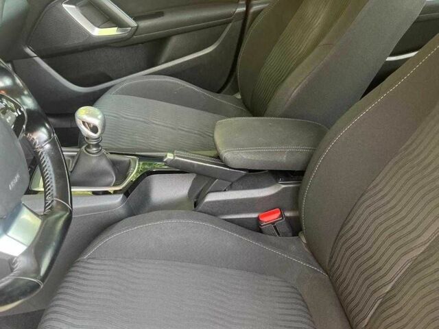 Сірий Пежо 308, об'ємом двигуна 1.6 л та пробігом 212 тис. км за 7500 $, фото 8 на Automoto.ua