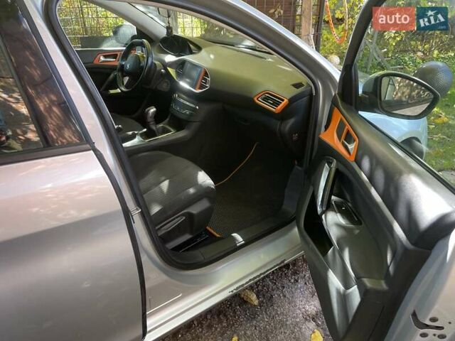 Сірий Пежо 308, об'ємом двигуна 1.56 л та пробігом 364 тис. км за 6500 $, фото 15 на Automoto.ua
