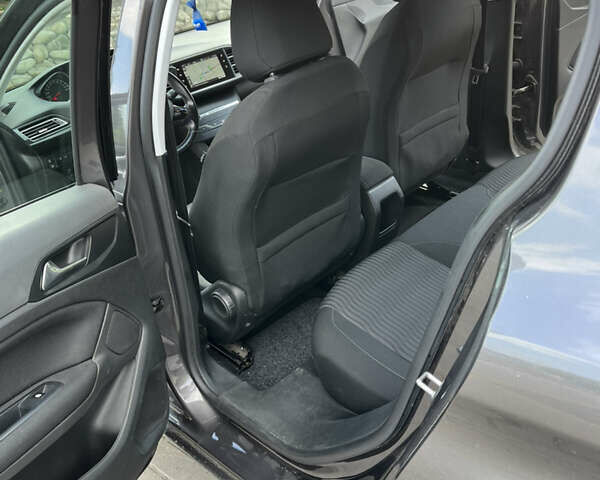 Серый Пежо 308, объемом двигателя 1.56 л и пробегом 218 тыс. км за 9700 $, фото 17 на Automoto.ua