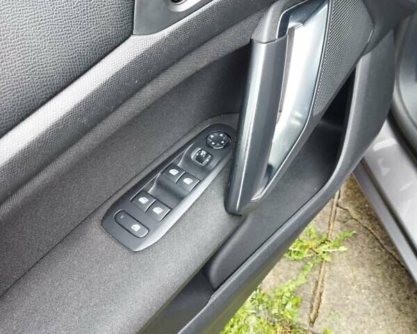 Сірий Пежо 308, об'ємом двигуна 1.56 л та пробігом 169 тис. км за 10700 $, фото 11 на Automoto.ua